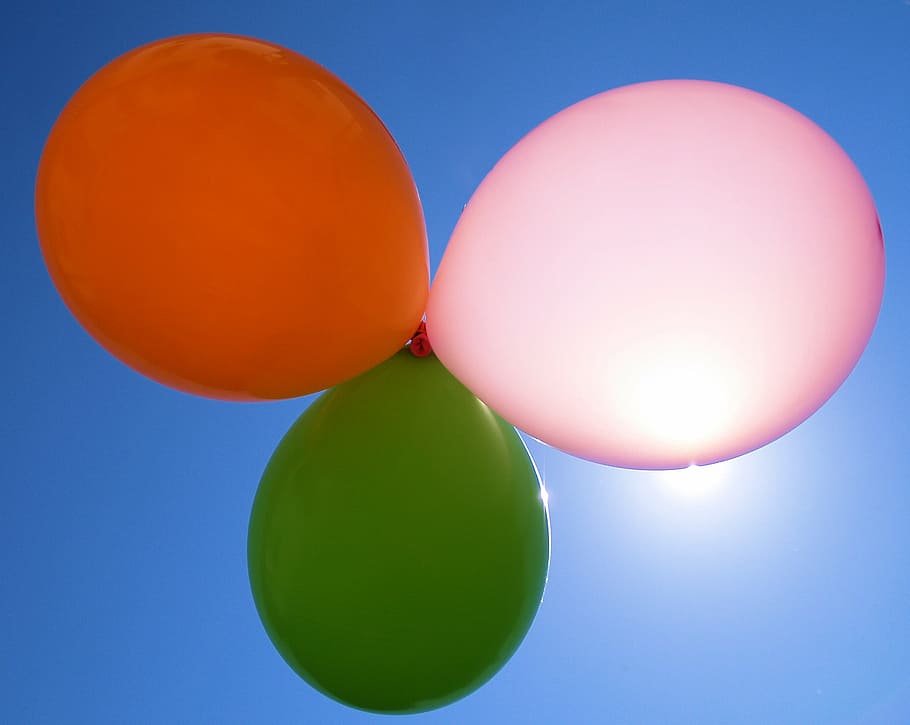 luce del sole, Palloncino, estate, cielo, all'aperto, soleggiato, colore, verde, rosso, rosa, blu, multicolore, celebrazione, divertimento, elio, compleanno, giallo, mezz'aria, nessuno, natura, pallone di elio, evento, anniversario, volante, colore verde, variazione, gruppo di oggetti, festa - evento sociale, evento di celebrazione, la libertà, sfondo blu, vento, gonfiabile, 1080P