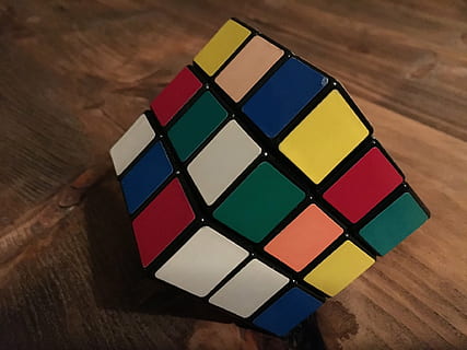 pazienza, giocare, cubo, multicolore, legno - materiale, forma geometrica, tavolo, in casa, forma, forma cubica, natura morta, forma quadrata, vista dall'alto, avvicinamento, bloccare, direttamente sopra, blocco giocattolo, design, forma di blocco, puzzle, giocattolo, pavimentazione, legna, 1080P, CC0, dominio pubblico, privo di copyright