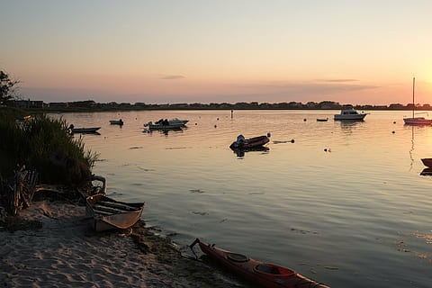 beach, boats, calm, dawn, dusk, grass, horizon, kayak, sailing, sand, sea, seascape, seashore, shore, sky, sunrise, sunset, water, yacht, nautical Vessel, nature, landscape, summer, transportation, mode of transportation, tranquility, beauty in nature, scenics - nature, reflection, tranquil scene, outdoors, non-urban scene, incidental people, idyllic, travel, 4K