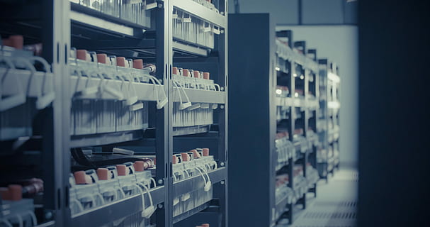 Data Center, Engine Room, the engine room, the battery pack, indoors, shelf, no people, day, supermarket, network connection plug, in a row, selective focus, large group of objects, abundance, food and drink, choice, alcohol, variation, business, order, drink, close-up, arrangement, glass - material, group, refreshment, 4K, CC0, public domain, royalty free