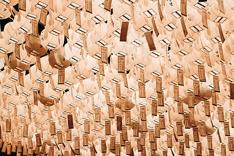 lanterna, luce, tempio, sfondi, modello, Marrone, Materiale, strutturato, fotogramma intero, grande gruppo di oggetti, abbondanza, di fila, nessuno, architettura, ripetizione, struttura costruita, avvicinamento, legno - materiale, giorno, preparativi, creatività, legna, fianco a fianco, in casa, sospeso, 2K, CC0, dominio pubblico, privo di copyright