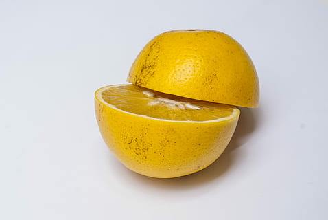 bedre halvdel, frukt, spise sunt, mat, mat og Drikke, studio skudd, velvære, friskhet, innendørs, gul, enkelt objekt, skjære ut, ingen folk, nærbilde, hvit bakgrunn, tropisk frukt, skjære, full lengde, sitrusfrukt, sunn livsstil, moden, 4K, CC0, offentlig domene, opphavsrett gratis