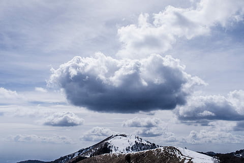 nimbus felhők, felső, hegy, barna, fehér, Snowcap, felhős, ég, nappal, tájkép, felhő, csúcs, természet, vadon, egyenetlen, hó, sötét, természet háttérkép, tapéta, felhő - ég, téli, hideg hőmérséklet, festmények - természet, szépség a természetben, környezet, snowcapped hegy, hegység, nap, fehér szín, nyugalom, nyugodt jelenet, nem ember, szabadban, hegycsúcs, felett, 4K, CC0, közkincs, jogdíjmentes