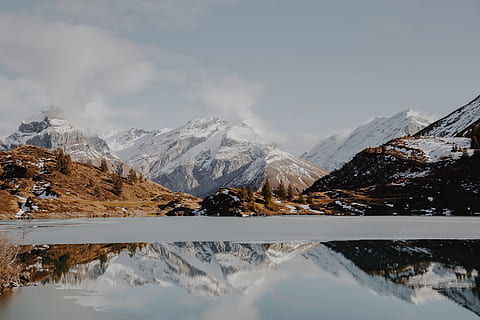 fotografering, bjerg, is, sne, dækket, stenet, dagtimerne, kæmpe, efterår, vinter, sø, afspejling, Vis capped, natur, bjergtop, bjergkæde, landskab, scenics, udendørs, gletscher, himmel, koldtemperatur, snedækkede, ingen mennesker, kold temperatur, scenics - natur, skønhed i naturen, snedækket bjerg, vand, sky - himmel, rolig scene, ro, miljø, formation, 5K, CC0, offentligt domæne, royaltyfrie