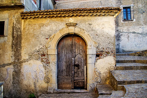 brown, wooden, door, closed, daytime, time, end, old, casa antica, wall, scalea, calabria, italy, architecture, decadence, old town, village, old walls, old houses, entrance, building exterior, built structure, arch, building, history, the past, no people, day, outdoors, city, doorway, protection, travel destinations, tourism, weathered, 2K, CC0, public domain, royalty free