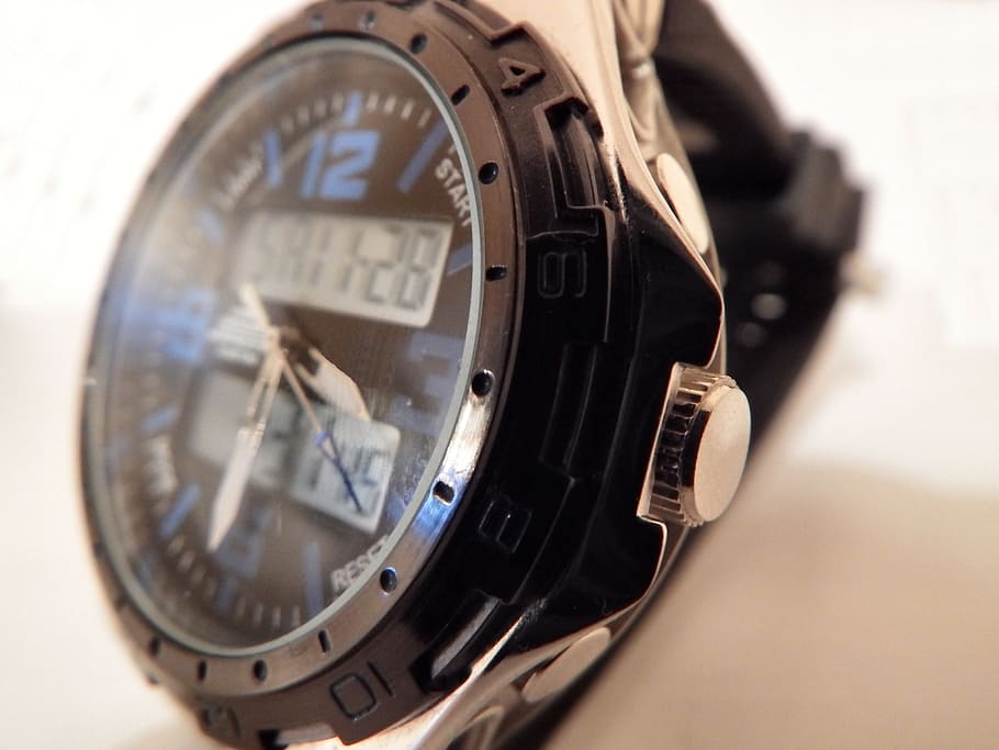holde øje, armbåndsur, tid, ur, håndled, hånd, teknologi, time, person, han-, mode, minut, mand, SmartWatch, smart, moderne, kontrol, ikon, symbol, apparat, luksus, mennesker, skilt, gadget, wearable, tilbehør, nummer, tæt på, studio skud, nøjagtighed, ingen mennesker, indendørs, enkelt objekt, klok hånd, tidsinstrument, minut hånd, udstyr, hvid baggrund, geometrisk form, sølvfarvet, personlige tilbehør, uret ansigt, 2K