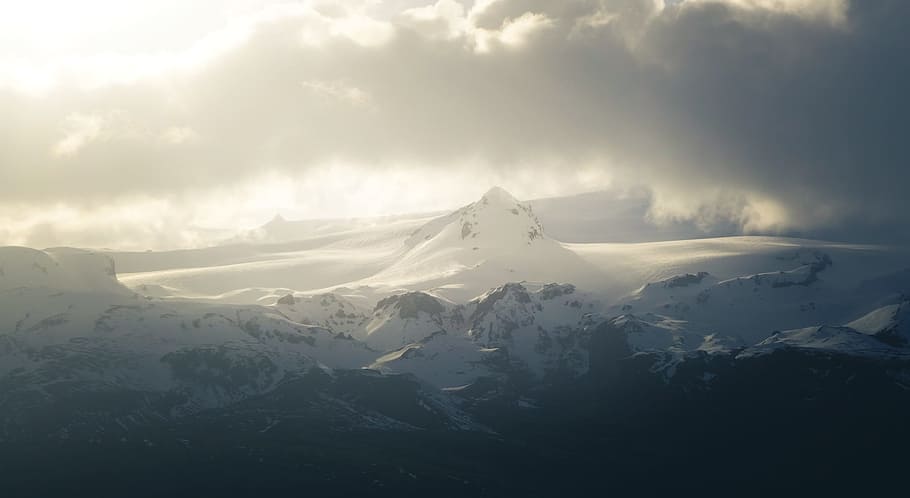 letecký, fotografování, ledový, hora, letecké snímkování, krajina, hory, vrcholy, summitu, útesy, sníh, mraky, nebe, Příroda, krása v přírodě, nikdo, klidné scény, klid, studená teplota, zimní, scenics - příroda, zasněžené hory, mrak - nebe, životní prostředí, pohoří, horský vrchol, mimoměstské scény, venku, 1080P