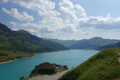 vuori, järvi, Alpit, maalaismainen, hautes alpes, roselend, Beaufortain, niitty, maisemat - luonto, vesi, kauneus luonnossa, rauhallinen kohtaus, tyyneys, taivas, pilvi - taivas, ei-kaupunkikuvia, vuorijono, luonto, idyllinen, päivä, ei ihmisiä, ympäristö, kasvi, maisema, vihreä väri, ulkona, alue, 5K, CC0, public domain, rojaltivapaa