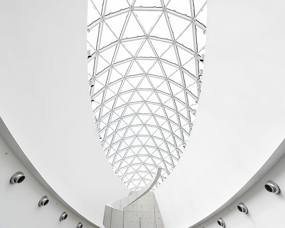 nízký, úhlové fotografování, interiér, bílá vnitřní budova, bílý, budova, architektura, strop, traingle, vzor, stavba, nízký úhel pohledu, nikdo, moderní, uvnitř, den, geometrický tvar, tvar, nebe, sklo - materiál, křivka, architektonický prvek, design, střešní okno, Příroda, přímo pod, ocel, 4K