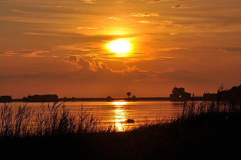 tramonto, acqua, nube, estate, lago, estate, lago, solare, sera, mirroring, Gotland, riflessione, sole, silhouette, colore arancione, Paesaggi, cielo, nuvola - cielo, scenics - natura, bellezza nella natura, la tranquillità, scena tranquilla, natura, luce del sole, nessuno, pianta, idilliaco, scena non urbana, all'aperto, 4K, CC0, dominio pubblico, privo di copyright