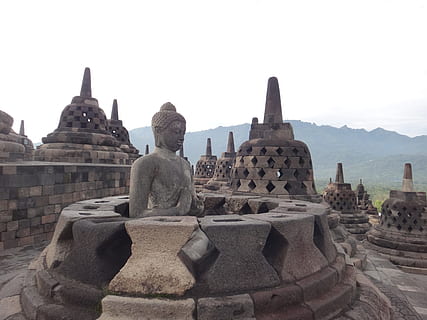 Borobudur, Indonesia, Giava, tempio, religione, buddismo, Yogyakarta, Budda, statua, calma interiore, scultura, Asia, figura di pietra, simbolo, fernöstlich, pietra, luogo di culto, spiritualità, architettura, credenza, storia, struttura costruita, antico, il passato, cielo, costruzione, turismo, cielo sereno, destinazioni di viaggio, arte e artigianato, viaggio, rappresentazione, natura, antica civiltà, nessuno, materiale lapideo, all'aperto, ornato, 2K, CC0, dominio pubblico, privo di copyright