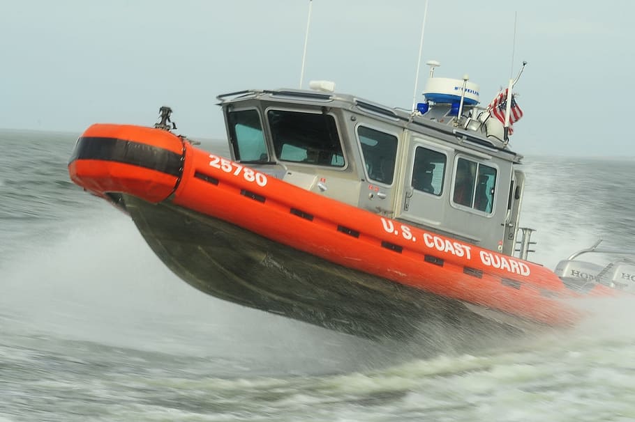 Antwort, Boot, Geschwindigkeit, Crew, Wasser, schnell, Antwortboot, Wasser, schnell, Rettung, Manöver, Marine, schnell gehen, Notfall, Küstenwache, Hilfe, Ausbildung, Mission, Transport, Meer, rot, keine Leute, Wasserfahrzeug, Tag, Transportmittel, Bewegung, Natur, Ufergegend, Himmel, Unfälle und Katastrophen, Reise, draußen, Text, Nummer, Sicherheit, Schutz, 1080P