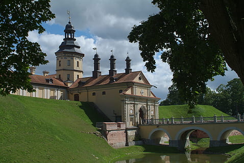 arkitektur, gammel, træ, palads, udendørs, belarus, Shults, slot, parkere, sommer, bygget struktur, bygning udvendig, plante, bygning, himmel, natur, sted for tilbedelse, religion, spiritualitet, tro, fortiden, historie, ingen mennesker, dag, sky - himmel, bue, Spir, 1080P, CC0, offentligt domæne, royaltyfrie