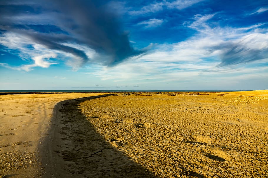 cel, posta de sol, darwin, cel del capvespre, horitzó, sorra, taronja, núvol, núvol - cel, escenics - natura, escena tranquil·la, tranquil·litat, bellesa a la natura, terra, groc, naturalesa, medi ambient, escena no urbana, cap gent, dia, paisatge, idíl·lic, el camí a seguir, direcció, carretera, blau, a l'aire lliure, 4K