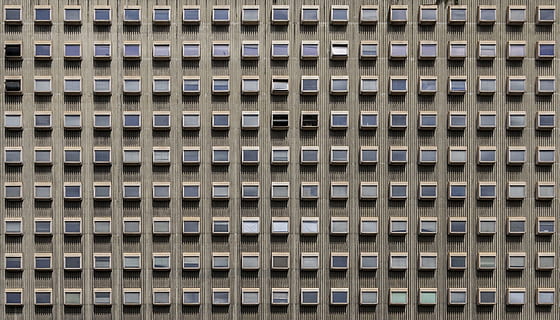 foto, gris, pintado, decoración, edificio, ventanas, arquitectura, modelo, diseño, estructura, exterior, Caracas, Venezuela, fotograma completo, antecedentes, en una fila, adentro, nadie, repetición, exterior del edificio, estructura construida, lado a lado, gran grupo de objetos, orden, forma geometrica, vista de ángulo bajo, abundancia, ventana, al aire libre, día, apartamento, 1080P, CC0, dominio público, libre de derechos