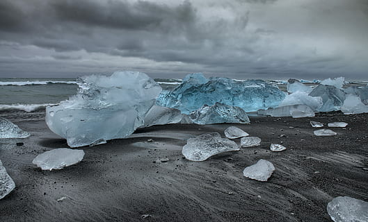 ijsbergen, kust-, foto, ijsblokken, grijs, zand, ijs-, bewolkt, wolk, koude, bevroren, koude temperatuur, gletsjer, water, milieu, winter, wolk - lucht, zee, ijsberg - ijsvorming, sneeuw, hemel, landschap, land-, schoonheid in de natuur, natuur, strand, lagune, buitenshuis, geen mensen, het smelten, drijvend op water, 5K, CC0, publiek domein, royaltyvrij