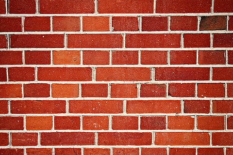 rote Backsteinmauer, Wand, Ziegelwand, Ziegel, Mauerwerk, Nähte, Granatwerfer, Backstein Hintergrund, Ziegelsteinbeschaffenheit, Textur, Hintergrund, gebaute Struktur, Vollbild, Backstein, die Architektur, Wandbau - Funktion, Hintergründe, rot, texturiert, keine Leute, Gebäudehülle, Muster, Nahansicht, Tag, Wiederholung, draußen, braun, in einer Reihe, weiße Farbe, Struktureffekt, 5K, CC0, gemeinfrei, lizenzfrei