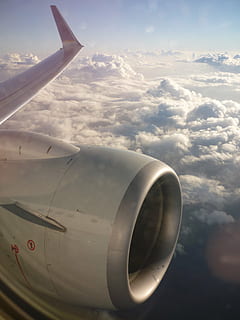 Flugzeug, Himmel, Wolken, Motor, fliegen, Flug, Reise, Blau, Fenster, Luftfahrzeug, Transportmittel, Transport, wolke - himmel, fliegend, Flugzeugflügel, keine Leute, in der Luft, Natur, Düsentriebwerk, Schönheit in der Natur, Szenen - Natur, Tag, Bewegung, unterwegs, draußen, Ebene, Luft-und Raumfahrtindustrie, 4K, CC0, gemeinfrei, lizenzfrei