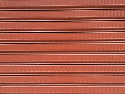 abstrakt, Hintergrund, braun, Strich, Linien, horizontal, Hintergründe, Vollbild, rot, Muster, texturiert, gewelltes Eisen, Metall, keine Leute, Verschluss, Sicherheit, Schutz, die Architektur, Nahansicht, Wandbau - Funktion, Eisen, geschlossen, Wiederholung, in einer Reihe, gebaute Struktur, silberfarben, gewellt, Struktureffekt, stehlen, 2K, CC0, gemeinfrei, lizenzfrei