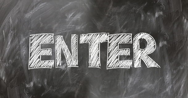 intertekst, gå ind, input, sende, bestyrelse, skole, bestyrelse, skole, undervisning, kridt, kontor, vellykket, skrifttype, lære, ekspert, forretning, karriere, ledelse, tøj, professionel, tekst, stort bogstav, meddelelse, ingen mennesker, dag, udendørs, vestlige script, skilt, besked, panoramisk, informationsskilt, Information, tavle, indendørs, tæt på, enkelt ord, hvid farve, aktivitet, natur, humor, aggression, 8K, CC0, offentligt domæne, royaltyfrie