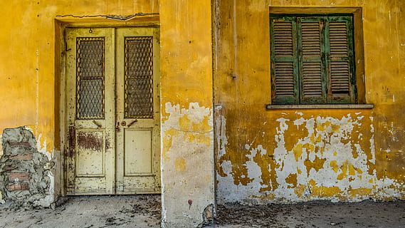 amarelo, concreto, casa, janela, porta, parede, arquitetura, velho, portão, Entrada, fachada, troulli, Chipre, envelhecido, intemperizado, decair, grunge, sujo, estragado, suja, rachar, quebrado, abandonado, oxidado, corrosão, estrutura construída, exterior do edifício, construção, fechadas, dia, recurso de construção de parede, ninguém, história, Distrito residencial, declínio, o passado, deterioração, ao ar livre, arruinado, 5K, CC0, domínio público, royalty free
