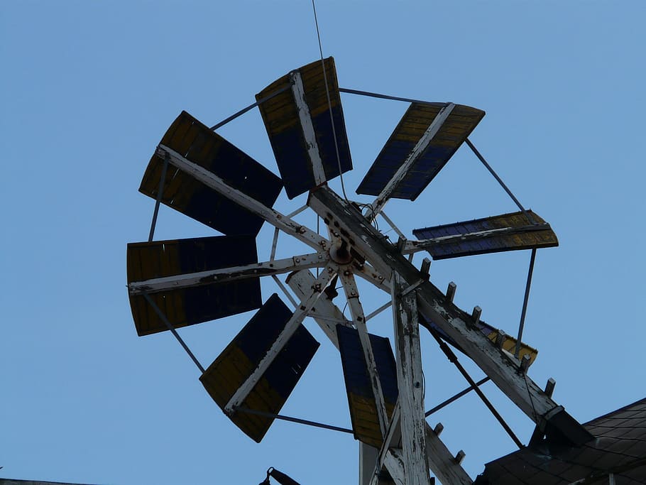 mølle, vindmølle, vinge, vind, hjul, vindrulle, rotor, tur, energi, male, dyke mølle, historisk bevarelse, hollandske vindmølle, nord, øst frisien, lavere saxoni, mølle museum, himmel, skyfri himmel, blå, dag, udendørs, ingen mennesker, lav vinkel visning, alternativ energi, vedvarende energi, brændstof og elproduktion, miljøbeskyttelse, natur, traditionel vindmølle, vindkraft, turbine, miljø, teknologi, bygget struktur, gammel, 2K