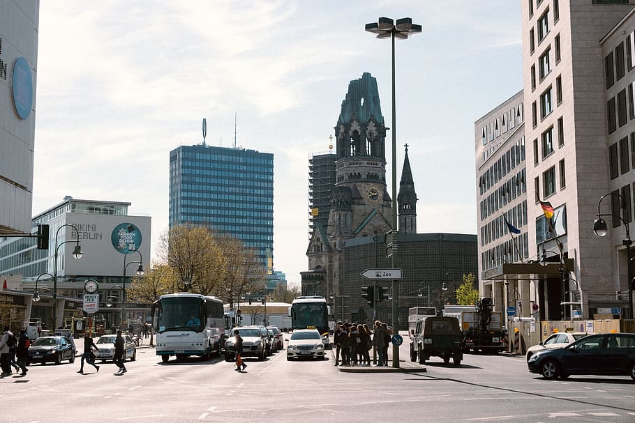 breitscheidplatz berlin, breitscheidplatz, กรุงเบอร์ลิน, สถาปัตยกรรมและภูมิทัศน์ของเมือง, ฉากในเมือง, ถนน, ชีวิตในเมือง, เมือง, คน, ภายนอกอาคาร, โครงสร้างที่สร้างขึ้น, สถานที่ท่องเที่ยว, สถาปัตยกรรม, การจราจร, รถ, cityscape, โหมดการขนส่ง, ยานยนต์, การขนส่ง, ยานพาหนะบก, อาคาร, ท้องฟ้า, ถนนในเมือง, สัญญาณ, ภายนอกอาคารสำนักงาน, คนที่บังเอิญ, วัน, ตึกระฟ้า, เบา, 4K