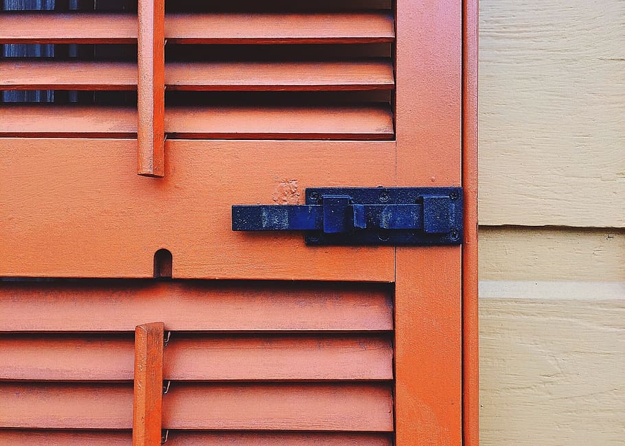 otturatore, chiavistello, architettura, Casa, nessuno, legno - materiale, all'aperto, esterno dell'edificio, giorno, struttura costruita, comunicazione, testo, caratteristica della parete, sicurezza, Entrata, cartello, sceneggiatura occidentale, porta, numero, chiuso, blu, modello, 2K