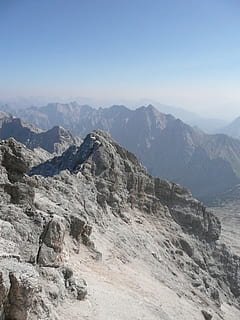 zugspitze, Roche, alpin, vue lointaine, vue, Montagne, chaîne de montagnes, ciel, paysages - nature, scène tranquille, tranquillité, beauté dans la nature, la nature, scène non urbaine, paysage, environnement, journée, personne, ciel clair, idyllique, en plein air, éloigné, rock - objet, sommet de la montagne, formation, haute, 2K, CC0, domaine public, libre de droits