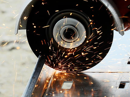 macinino, grigio, tondino d'acciaio, superficiale, fotografia a fuoco, flettere, flessione, smerigliatrice angolare, separando schneider, separato, mestiere, artigiani, pioggia di scintille, Radio, costruzione, costruire, taglio, strumento, ferro, metallo, rischio, pericoloso, nessuno, all'aperto, giorno, avvicinamento, movimento, scintille, movimento sfocato, lunga esposizione, mezzi di trasporto, modo di trasporto, illuminato, in casa, tecnologia, vetro - materiale, concentrarsi sulle conoscenze acquisite, attrezzatura, cultura artistica e intrattenimento, Filatura, città, veicolo aereo, acciaio, lega, ruota, 4K, CC0, dominio pubblico, privo di copyright