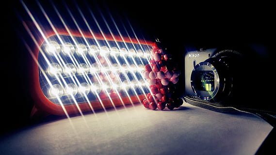 Ramadan, Licht, Kamera, Technologie, drinnen, Kunst, Kultur und Unterhaltung, Nahansicht, Musik-, beleuchtet, keine Leute, Kommunikation, einzelnes Objekt, Transport, Ausrüstung, Fotografie-Themen, Verbindung, kabellose Technologie, Musikinstrument, Retro-Stil, Bewegung, 5K, CC0, gemeinfrei, lizenzfrei