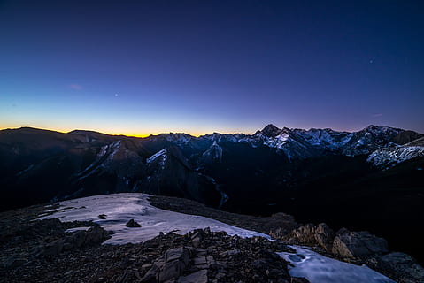 aerian, fotografie, Munte, furie montană, albastru, cer, timpul zilei, gamă, stâncă, vârf, galben, răsărit, apus de soare, gradient, zăpadă, noapte, stea, jasp, alberta, Canada, peisaj, tapet, scenice - natura, de munte, iarnă, frumusețe în natură, stea - spațiu, natură, liniște, temperatura rece, spaţiu, mediu inconjurator, astronomie, o scenă liniștită, nici o persoana, un munte acoperit de zăpadă, varf de munte, 5K, CC0, domeniu public, fără drepturi de autor