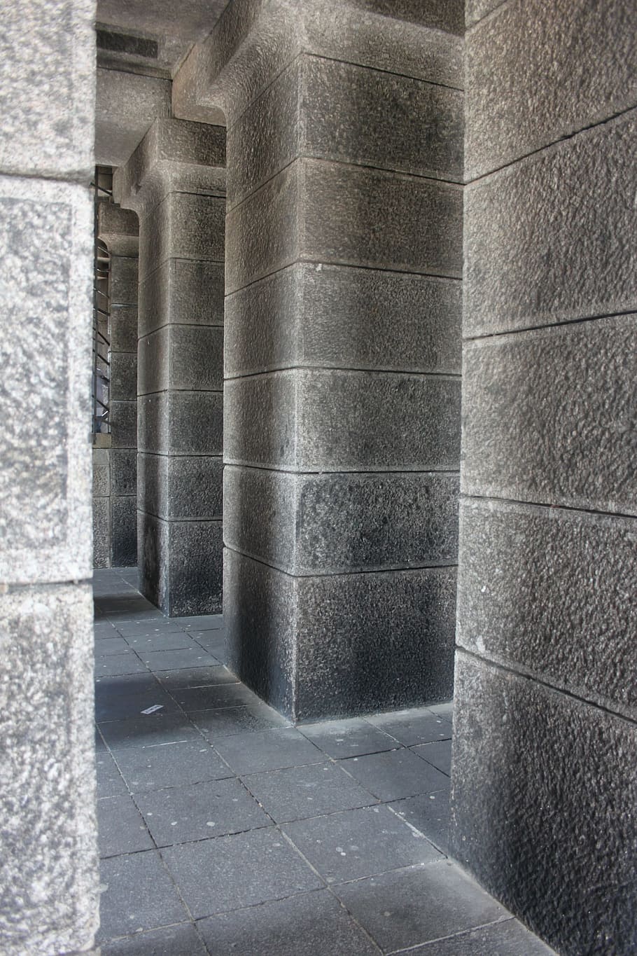 passatge, pilars, monument, Alemanya, laberint, pilar, història, arquitectura, estructura construïda, columna arquitectònica, cap gent, edifici, funció de construcció de parets, concret, dia, exterior de l'edifici, en fila, naturalesa, gris, el passat, paret, a l'aire lliure, sòls, vell, arcade, columnata, 1080P