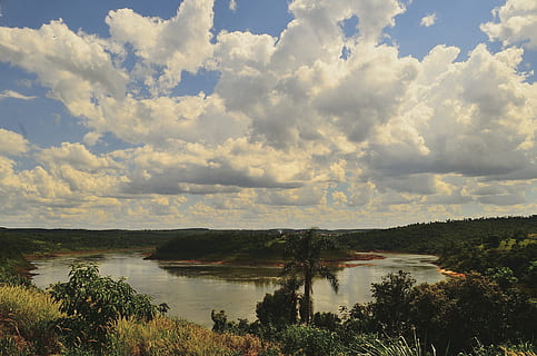 Strand, Wolken, Dämmerung, Tageslicht, tagsüber, Insel, See, Landschaft, Berg, Natur, draußen, Reflexion, Fluss, Himmel, Sommer-, Sonnenuntergang, Reise, Bäume, Wasser, szenen, wolke - himmel, Schönheit in der Natur, Szenen - Natur, Ruhe, ruhige Szene, Baum, Pflanze, keine Leute, Tag, Nicht-städtische Szene, idyllisch, 4K, CC0, gemeinfrei, lizenzfrei
