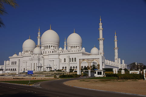 mosque, uae, sanctuary, dome, architecture, building exterior, religion, sky, built structure, place of worship, clear sky, tourism, travel, belief, nature, spirituality, travel destinations, building, city, blue, outdoors, no people, spire, 2K, CC0, public domain, royalty free