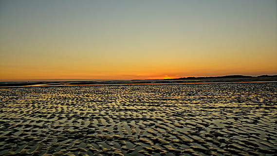 zonsondergang, gebied tussen eb en vloed, laagtij, eb, oceaan, zee, landschap, natuur, zand, water, schemer, hemel, reflectie, strand, buitenshuis, zomer, scenics - natuur, schoonheid in de natuur, kalmte, rustige scène, milieu, land-, heldere lucht, Oranje kleur, geen mensen, kopie ruimte, niet-stedelijke scène, idyllisch, woestijn, droog klimaat, klimaat, zout plat, 5K, CC0, publiek domein, royaltyvrij