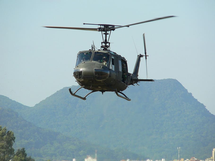 helikopter, flyve, flyvningen, luftfartøj, flyvende, militær, transportmidler, Midt i luften, transportform, bjerg, bevæbnede styrker, propel, bevægelse, natur, hær, dag, himmel, på farten, redde, udendørs, regering, fly, luftfartsindustrien, 1080P