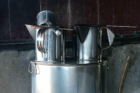 caffè, teiera, pentola, creatore, momento, fuoco, creatore, color argento, metallo, brillante, acciaio inossidabile, cibo e bevande, in casa, utensile da cucina, attrezzature domestiche, acciaio, avvicinamento, contenitore, cucina, nessuno, argento - metallo, cucina domestica, stanza domestica, natura morta, attrezzatura, lega, alluminio, cromo, caffettiera, 4K, CC0, dominio pubblico, privo di copyright