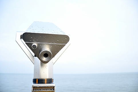 gri, alb, aparat foto, zi ime, zi, eu mie, maşină, ocean, binoclu, mare, vizionarea, supraveghere, un telescop telescopic, instrument optic, cer, monede binoculare, apă, in cautarea, călătorie, în aer liber, obiectiv - instrument optic, orizontul peste apă, nici o persoana, tehnologie, orizont, natură, a închide, spațiu copie, un singur obiect, Securitate, să se concentreze asupra primelor elemente, frumusețe în natură, cer senin, protecţie, scenice - natura, 4K, CC0, domeniu public, fără drepturi de autor