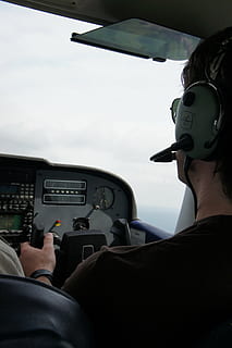 пилот, Cessna, втори пилот, пилотската кабина, вътрешността на автомобила, транспорт, начин на транспортиране, истински хора, небе, стъклен материал, хора, предно стъкло, пътуване, кола, самолет, въздухоплавателно средство, начин на живот, прозрачен, ден, изстрел в главата, пилотиране, 4K, CC0, обществено достояние, роялти безплатно