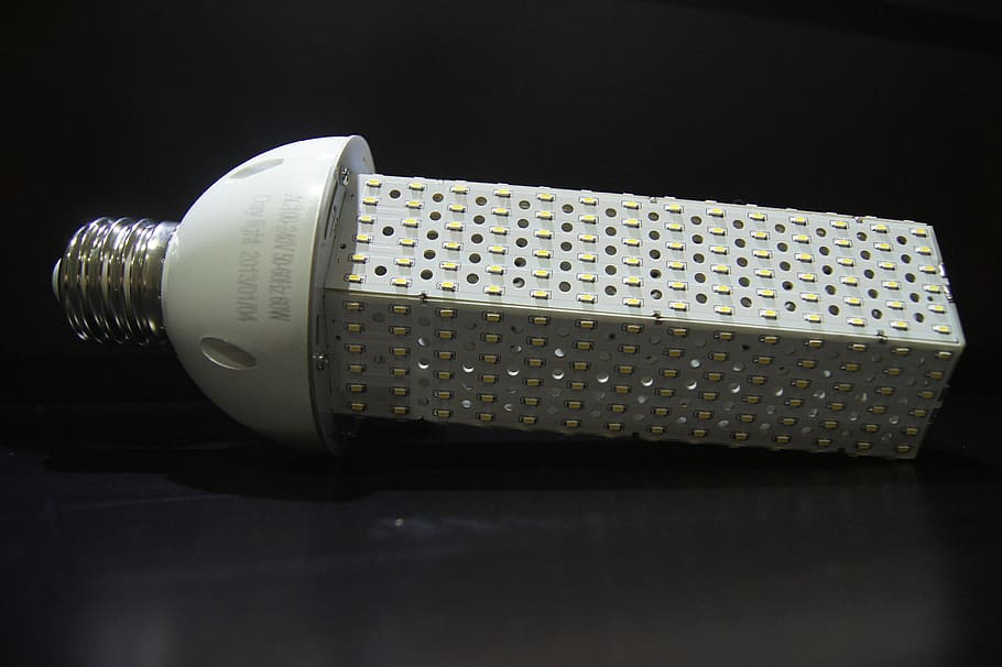 lampe, pærer, belysning, lys, enkelt objekt, studio skud, sort baggrund, tæt på, ingen mennesker, indendørs, kopiere plads, kontrollere, sikkerhed, nummer, sundhedspleje og medicin, metal, skåret ud, enkelhed, teknologi, elegance, design, rigdom, mønster, luksus, 4K