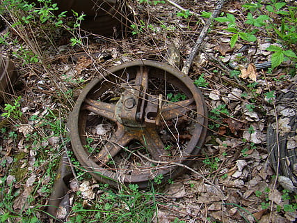 Roest, oud, het spoor, wiel, vodje, land-, veld-, verlaten, metaal, geen mensen, dag, deel van de plant, blad, hoge hoekmening, machinerie, natuur, roestig, beschadigde, fabriek, verouderd, buitenshuis, oververmoeid, vervoer, verslechtering, 2K