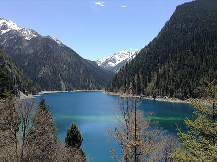 krajobraz, rzeka, widoki, Natura, Góra, jezioro, scenics, woda, na dworze, las, drzewo, niebieski, piękno natury, spokój, scenics - natura, spokojna scena, scena pozamiejska, pasmo górskie, niebo, zimna temperatura, roślina, dzień, idylliczny, zimowy, żadnych ludzi, ośnieżona góra, szczyt górski, w kolorze turkusowym, 2K, CC0, domena publiczna, darmowe zdjęcia
