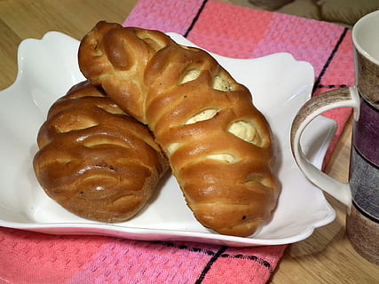 pane tostato, bianca, ceramica, ciotola, pane, cottura al forno, rotolo, panini, prima colazione, incolla i prodotti, confetteria, dolce, cibo, nutrizione, aperitivo, forno, infornare, focaccina, biscotti, delizioso, fragrante, fiocchi di latte, cucina, piatto, ciambella, torta di cagliata, tvorožnik, cibo e bevande, freschezza, pronto a mangiare, tavolo, natura morta, in casa, avvicinamento, nessuno, porzioni, vista dall'alto, al forno, indulgenza, mangiare malsano, cibo dolce, utensile da cucina, spuntino, tentazione, cibo francese, 1080P, CC0, dominio pubblico, privo di copyright