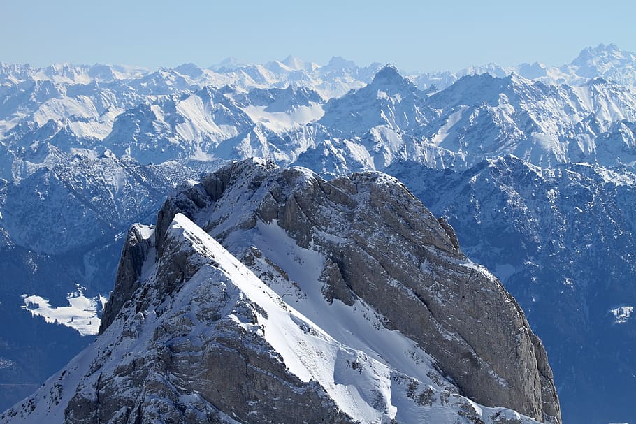 bjergtopmøde, bjerge, topmøde, alpine, Alperne, Schweiz, landskab, panorama, udsigt, outlook, vision, himmel, fjernsyn, smuk, blå, klippe, Land, mound formation, postkartenmotiv, pålægge, imponerende, Steinig, sol, natur, bjerg, sne, bjergkæde, kold temperatur, snedækket bjerg, vinter, scenics - natur, skønhed i naturen, miljø, ingen mennesker, dag, rolig scene, ro, skyfri himmel, Frosset, bjergtop, udendørs, formation, 5K