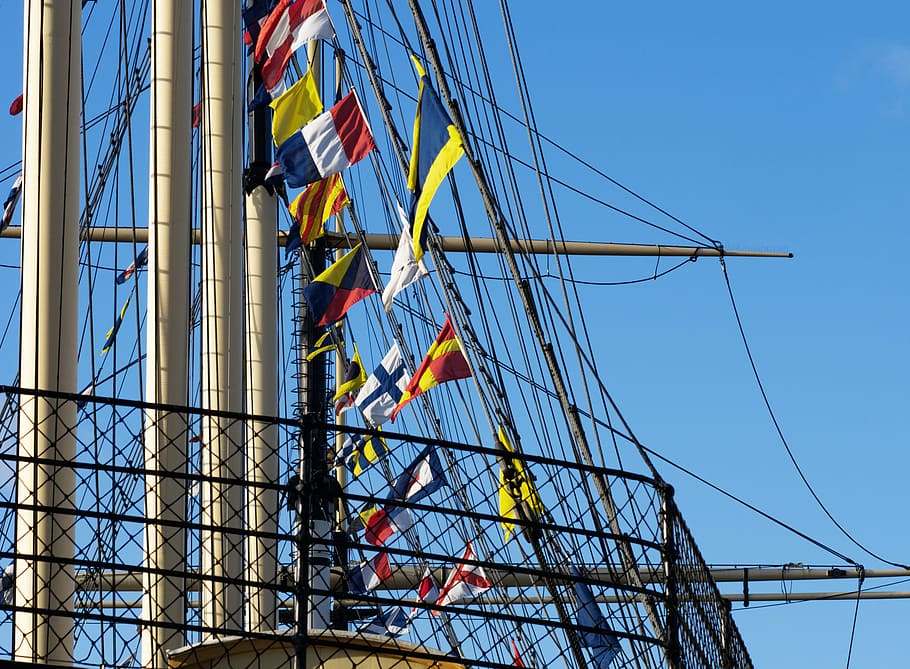 aparells, vaixell, vela, ss gran bretaña, màstil, bandera, senyal, sudario, estada, pati, marí, equipament, plataforma, marítim, naval, vapor, bristol, codi internacional, nàutica, bunting, blau, cel, arquitectura, vista d’angle baix, treball, transport, una persona, dia, a l'aire lliure, naturalesa, ocupació, estructura construïda, indústria, cel clar, manera de transport, lloc de construcció, roba reflectant, seguretat, corda, veler, 4K