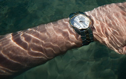 hand, clock, time, sea, water, underwater, ripple, distortion, watch, wristwatch, nature, day, instrument of time, animal, swimming, animal wildlife, outdoors, animal themes, one animal, sea life, animals in the wild, vertebrate, marine, checking the time, 2K, CC0, public domain, royalty free