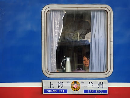 Zug, Fenster, China, reisender, Transport, Tag, draußen, Blau, keine Leute, Transportmittel, Porträt, Kopfschuss, Kommunikation, Erwachsene, Männer, Natur, Reflexion, Zeichen, Menschen, Reise, Landfahrzeug, Himmel, 2K, CC0, gemeinfrei, lizenzfrei