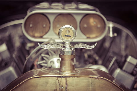 auto, Old Timer, oud, automotive, klassiek, oldtimer auto, vintage auto, voertuig, oldtimervoorzijde, PKW, historisch, zeldzaamheid, retro, oude auto, nostalgisch, metgezellen, detail-, metaal, vervoer, wijze van transport, focus op de voorgrond, detailopname, geen mensen, landvoertuig, retro gestileerd, antiek, binnenshuis, reis, dag, fiets, reizen, beweging, roestig, geschiedenis, elektrische lamp, 4K, CC0, publiek domein, royaltyvrij