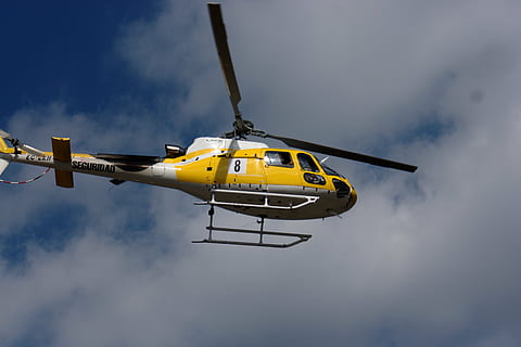 helikoptéra, bezpečnostní, let, rotory, leteckého vozidla, způsob dopravy, přeprava, nebe, letoun, mrak - nebe, létající, Příroda, na cestách, pohyb, nikdo, střední vzduch, den, vrtule, venku, vojenský, letecké show, nízký úhel pohledu, cestovat, letecký a kosmický průmysl, letadlo, 4K, CC0, veřejná doména, bez autorských práv